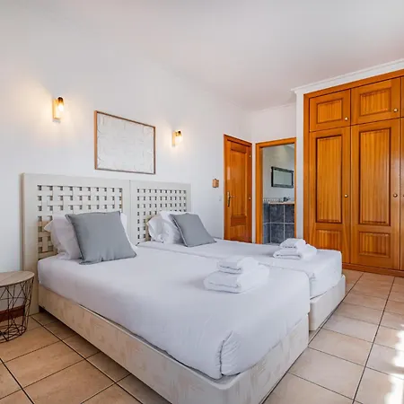 Rosal By Signaturestays - Heated Pool Βίλα